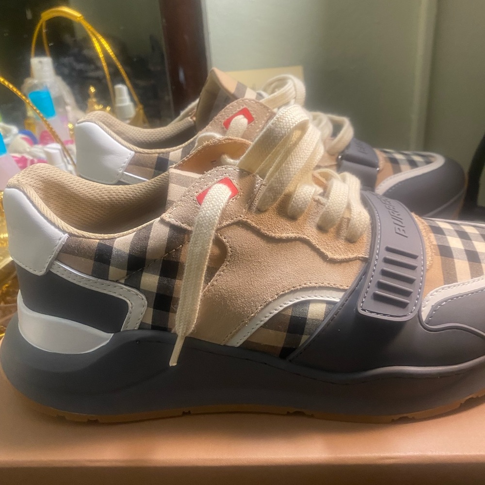 Burberry sneakers